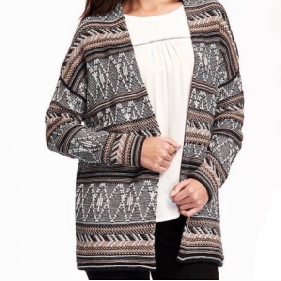 Old Navy Sweaters - Old Navy Diamond Geo Jacquard Cardigan